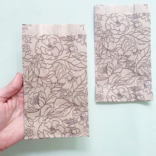 Бумажный крафт пакет с плоским дном Цветы 10 шт (20x10x7 см) цвет бурый
