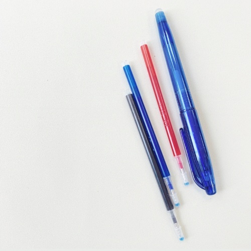 ручка термоисчезающая (для ткани) с набором стержней цвет белый/розовый/чёрный/синий